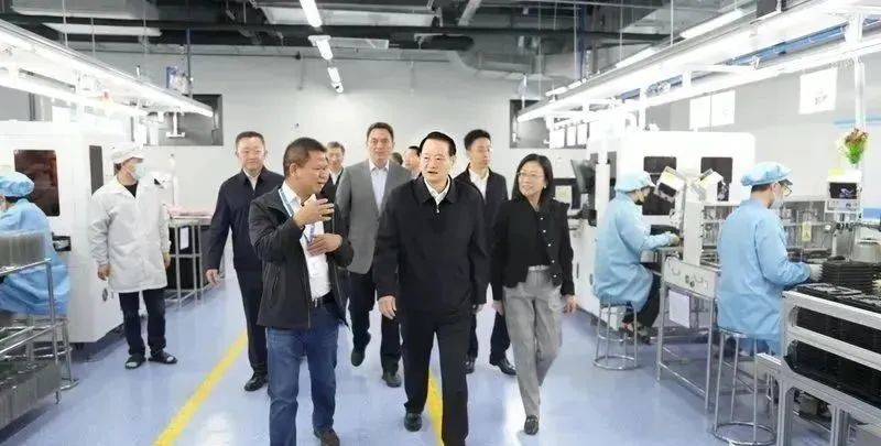 江西省省委書記易煉紅一行蒞臨華勤南昌第二制造中心調研指導